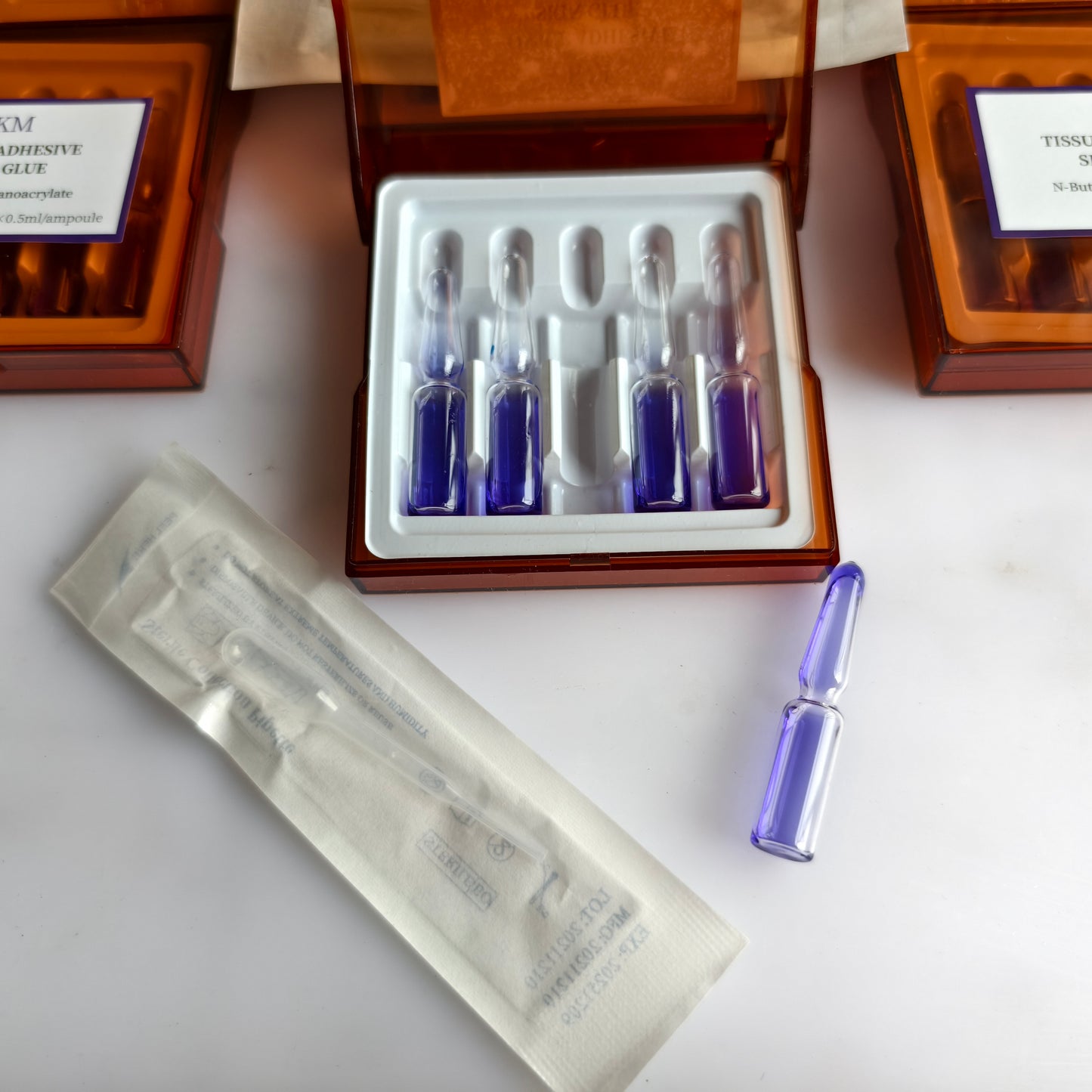 N-Octyl 2-cyanoacrylate 6701-17-35 Tissue Adhesive Skin Closure Agent